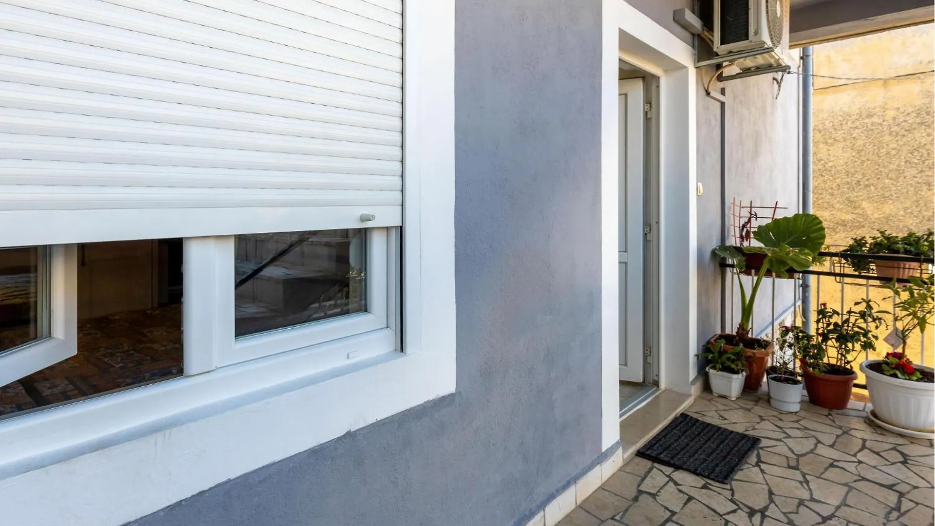 Awesome Apartment In Novi Vinodolski 0*,